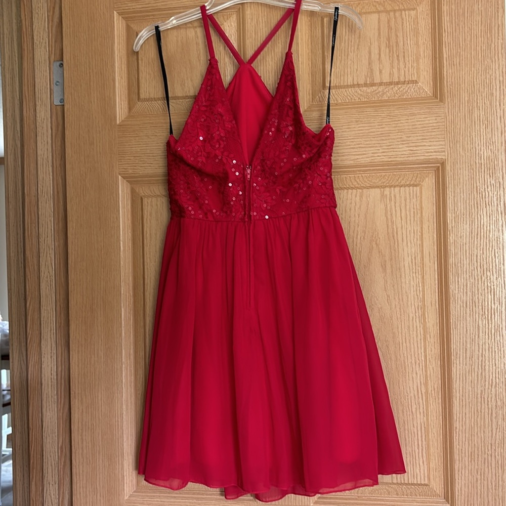 Formal dress - Picture 2 of 3